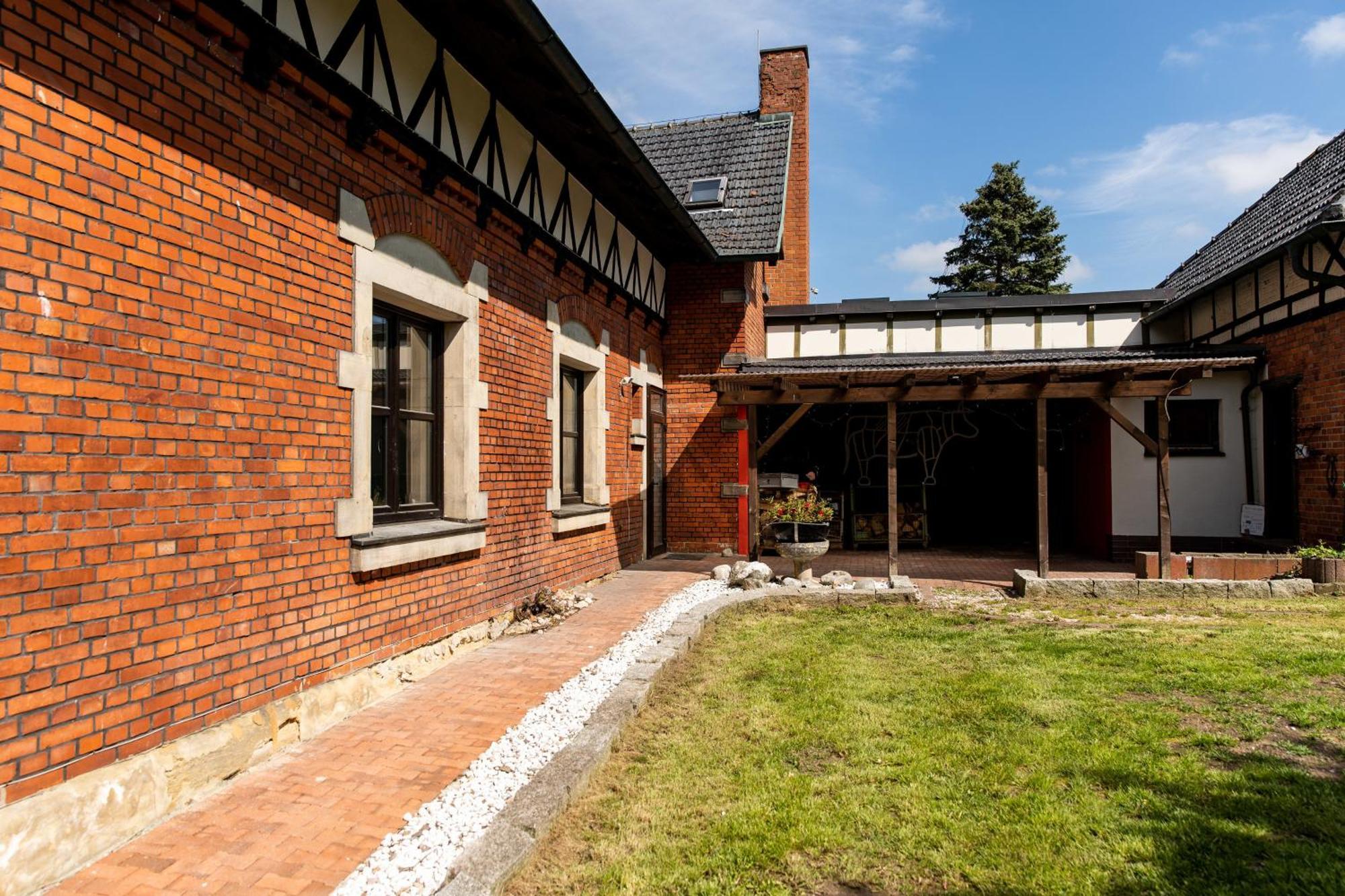 Alte Schule Spittelstein 1Og Links Lägenhet Rödental Exteriör bild